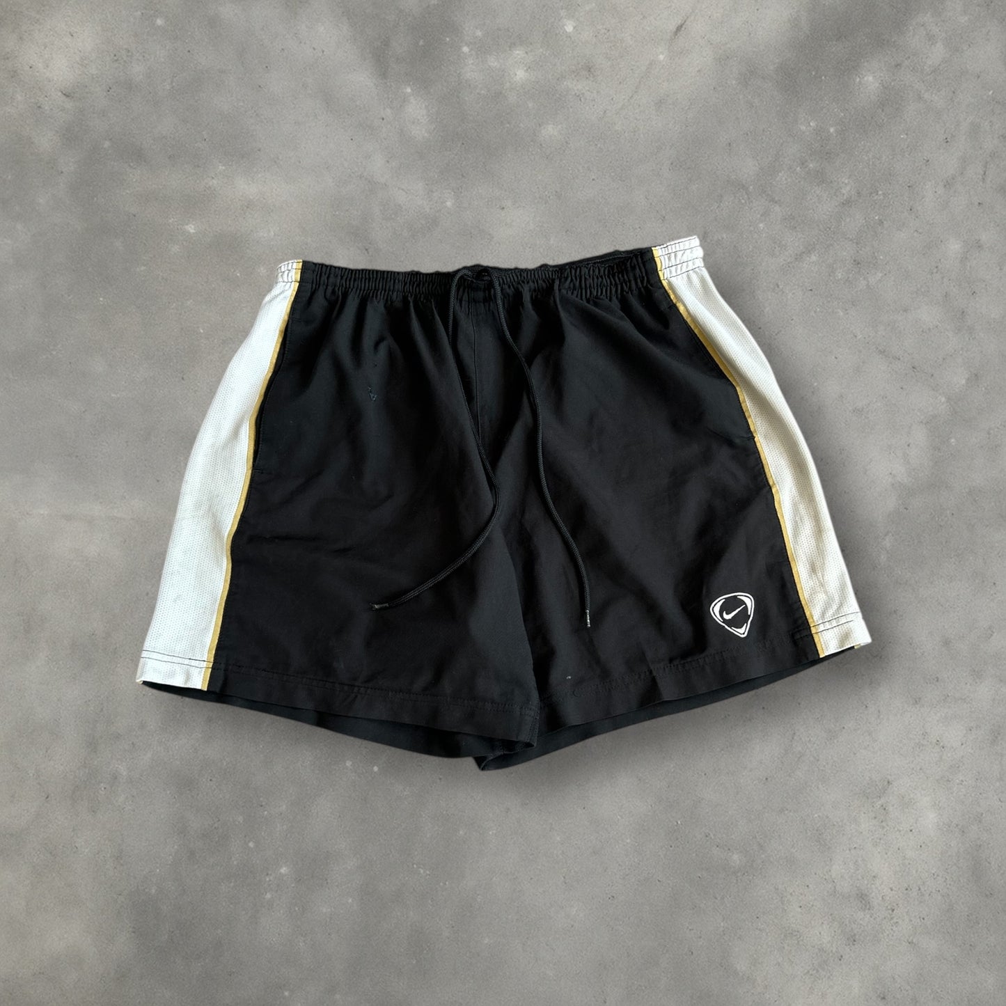 2000s Nike Total 90 shorts