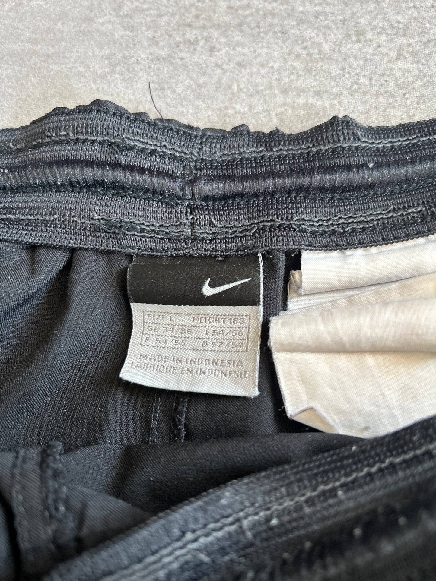 2000s Nike Total 90 shorts