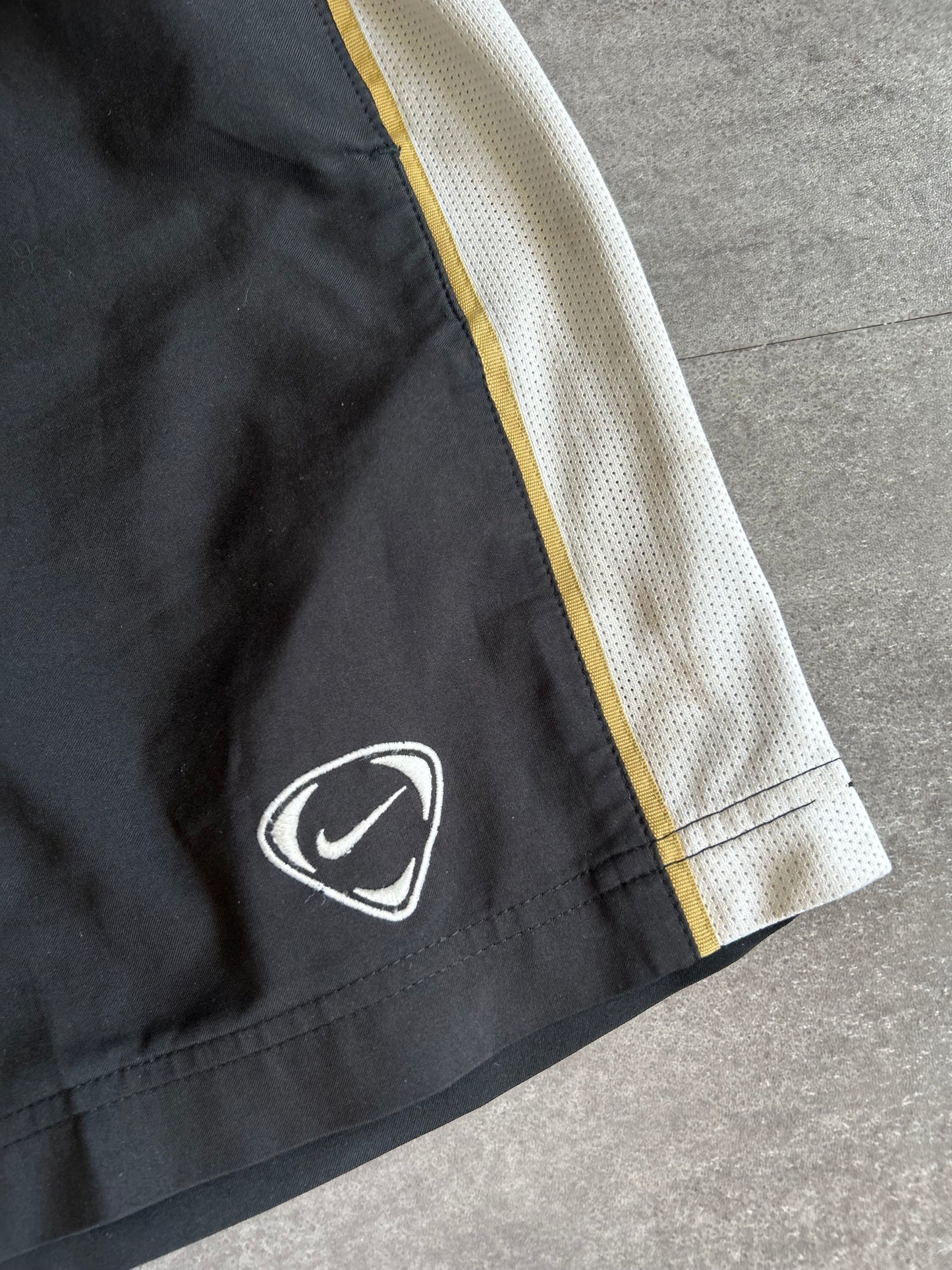 2000s Nike Total 90 shorts