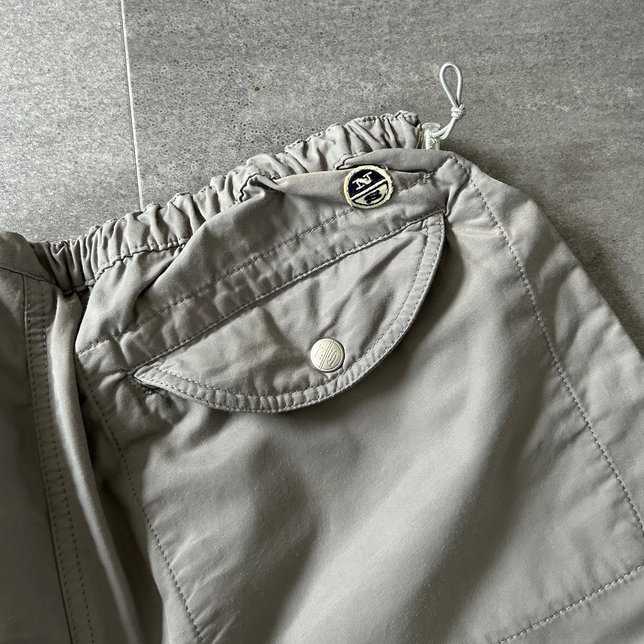 Vintage North Shore Cargos